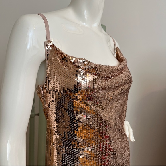 [6] Paillettes Sparkling Dress For the Holidays! - Picture 4 of 7